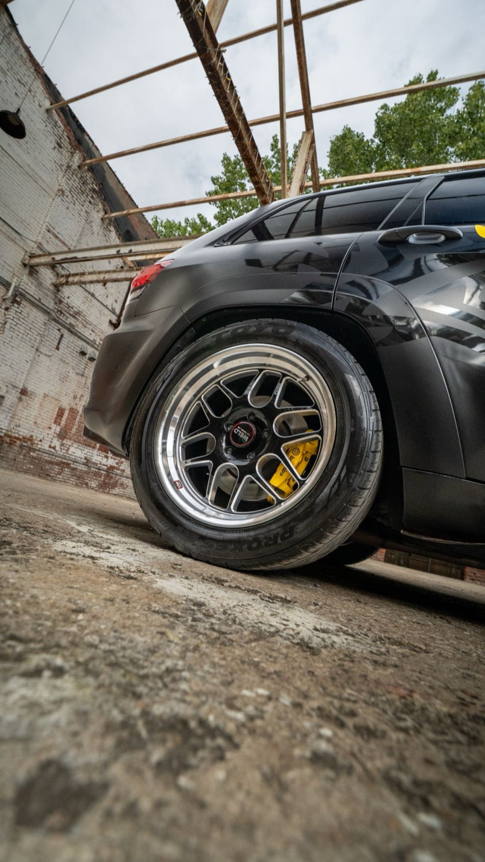 Weld wheel, Toyo Proxes tire and yellow Brembo caliper